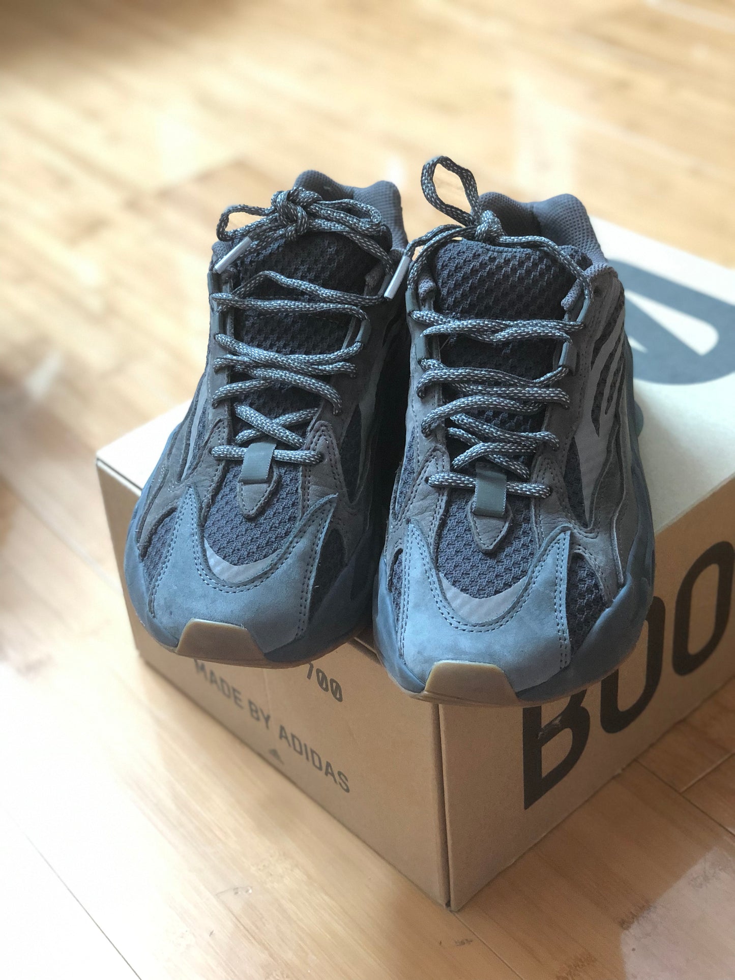 YEEZY 700 GEODE PREOWNED (MENS)