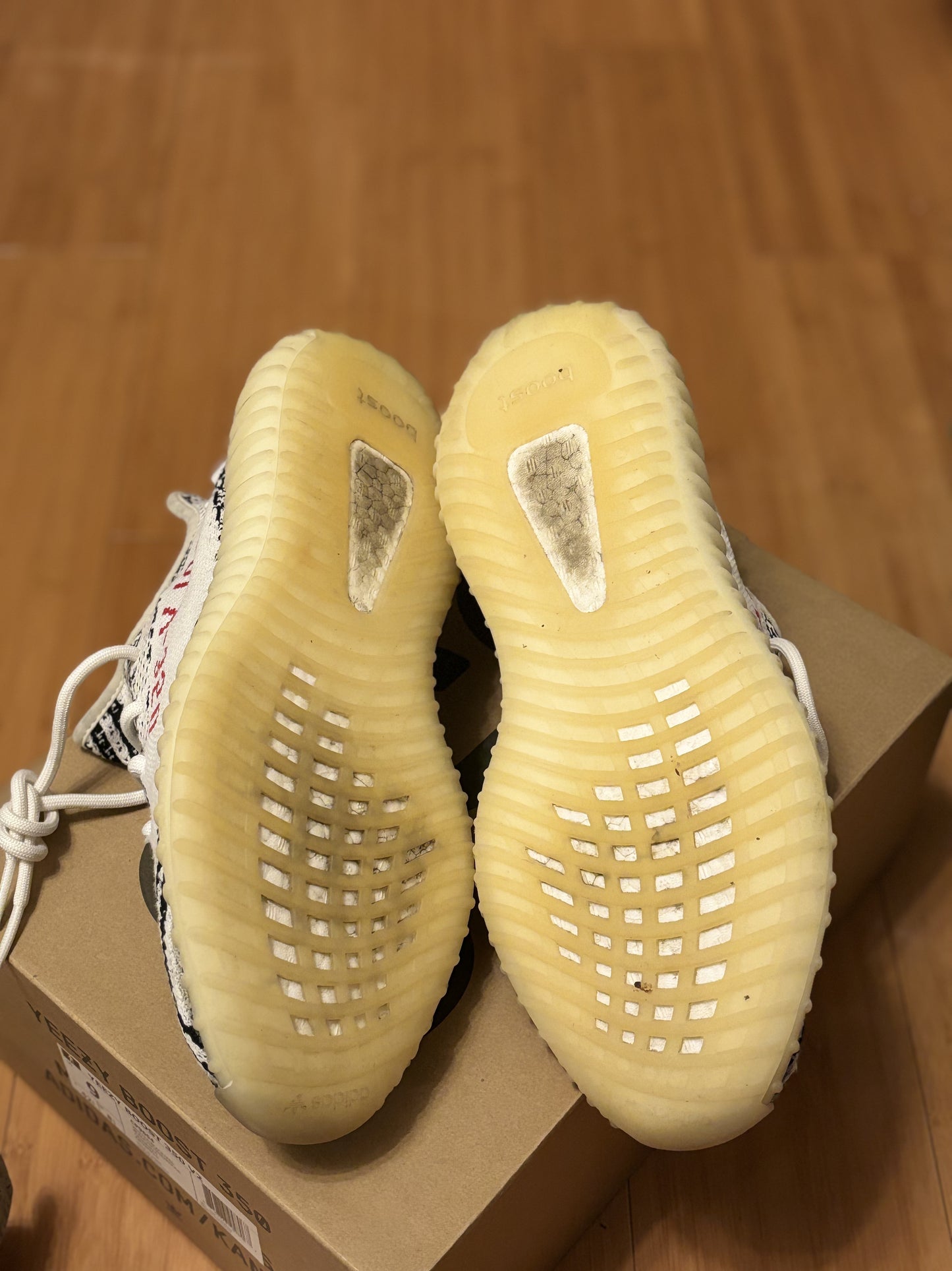 YEEZY 350 ZEBRA PREOWNED (MENS)