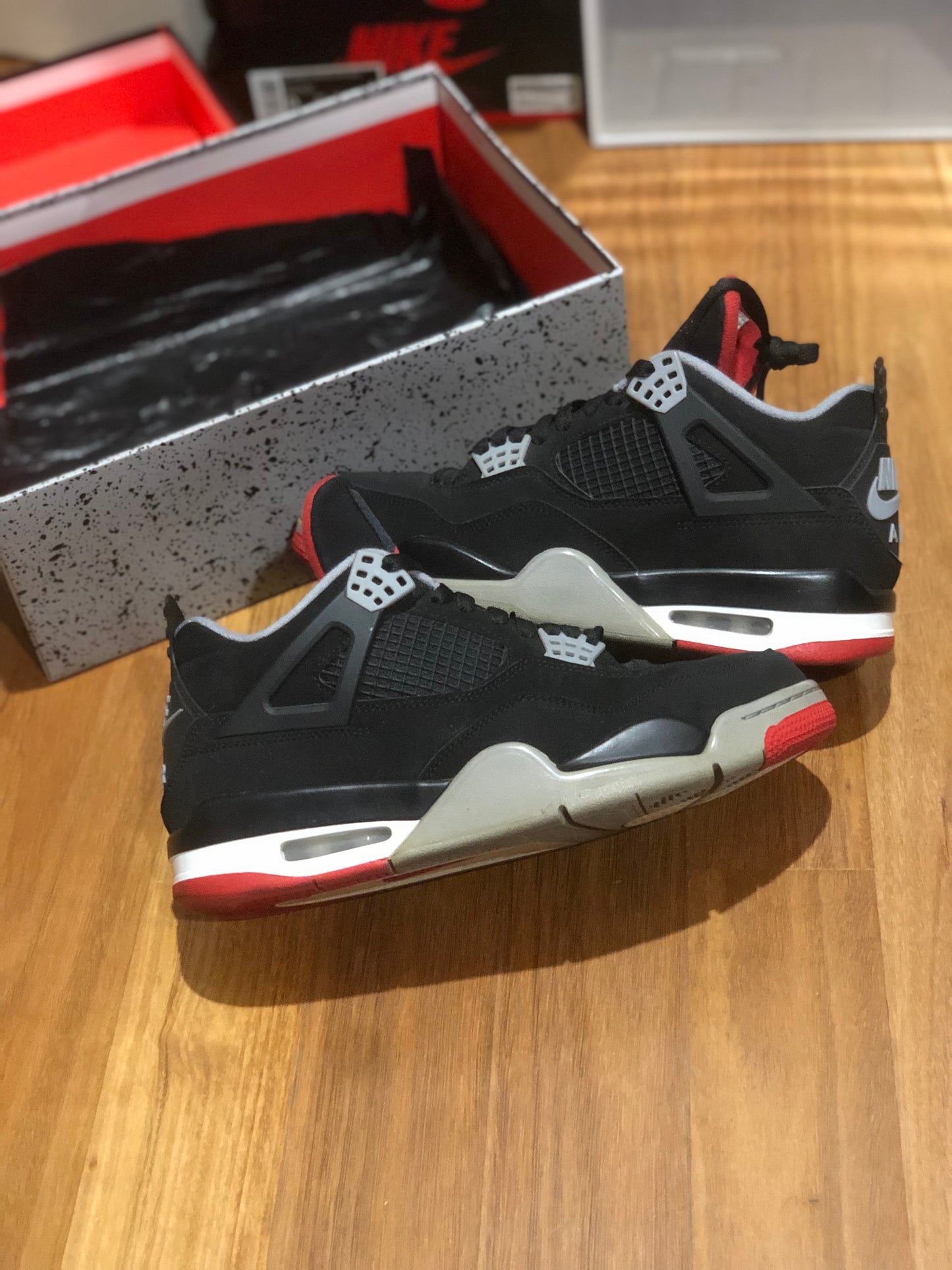 JORDAN 4 RETRO BRED 2019 (MENS) PREOWNED