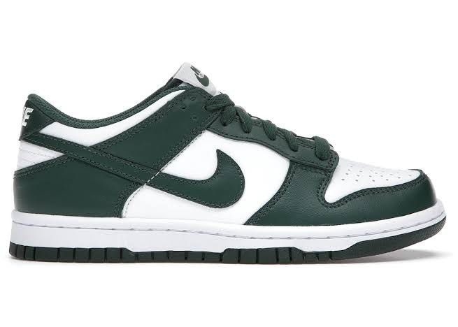 NIKE DUNK LOW TEAM GREEN MICHIGAN STATE GS (WOMENS)