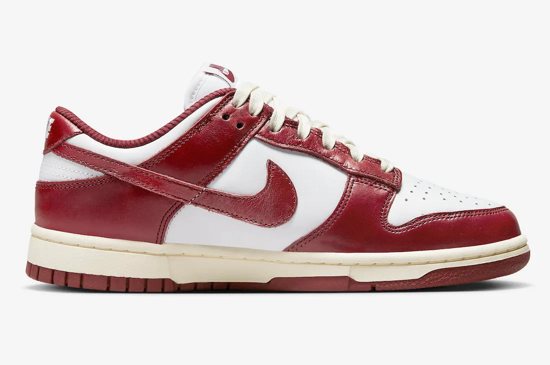 NIKE DUNK LOW VINTAGE TEAM RED (WOMENS)