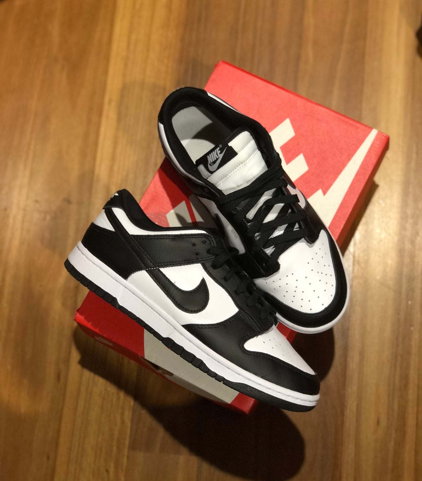 NIKE DUNK LOW PANDA US 8.5 MENS PREOWNED